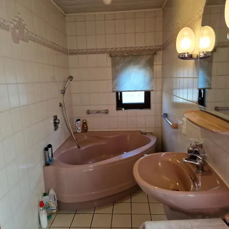 Parkplaetze, Einzelbetten, 2 Tvs, Balkon, Terrasse, Fast Wi-fi Bis Zu 1000 Mbit, Homeoffice *