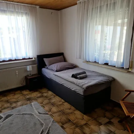 شقة Parkplaetze, Einzelbetten, 2 Tvs, Balkon, Terrasse, Fast Wi-fi Bis Zu 1000 Mbit, Homeoffice