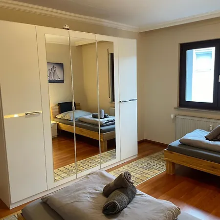 شقة Parkplaetze, Einzelbetten, 2 Tvs, Balkon, Terrasse, Fast Wi-fi Bis Zu 1000 Mbit, Homeoffice رودنباخ